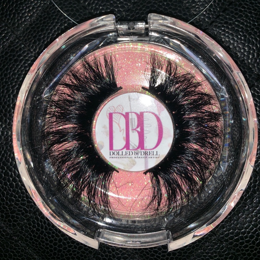 DolledByDrell Lashes in style NEFERTITI